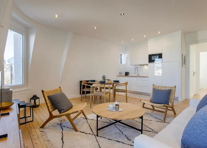 La Suzanne - Two Bedrooms - *